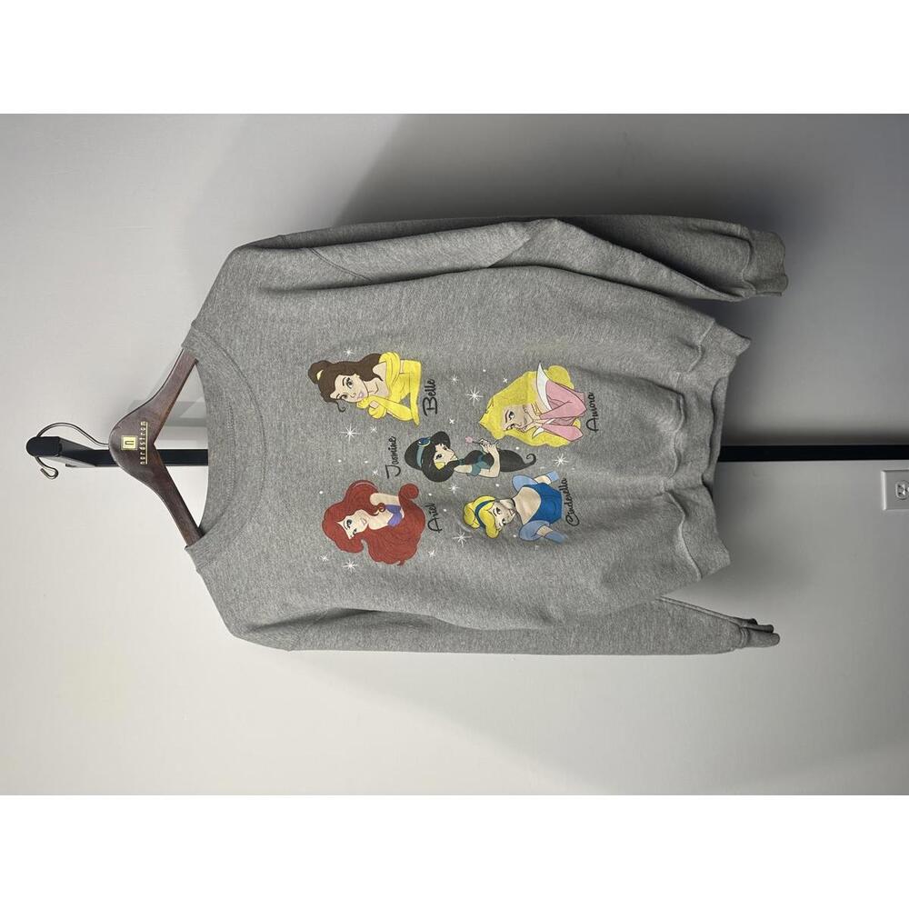 Preowned Disney Princess Grey Sweatshirt with Character Prints (Small)